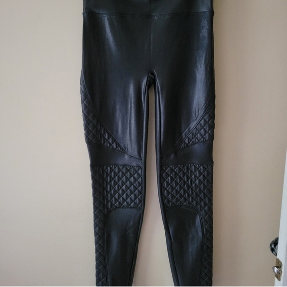 Spanx quilted faux leather leggings size medium. - Picture 1 of 9